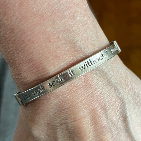 🎭 ARTISAN Set of 2 Pewter Bracelets - Sold as a set. - Picture 7 of 10